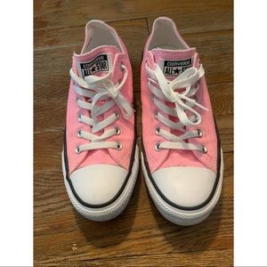 Women’s converse all star! size 9, pink
